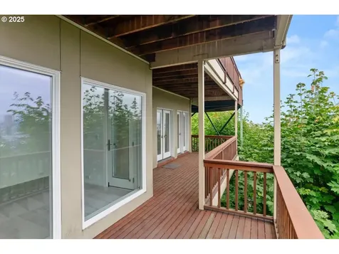 1558 SW Upper Hall Street Portland OR 97201