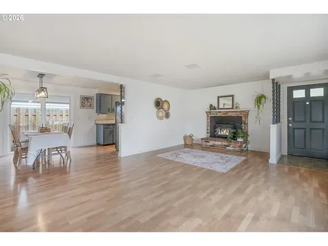 1411 NE Evans Street Mcminnville OR 97128