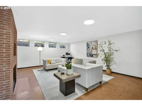 2963 SW Sunset Boulevard Portland OR 97239