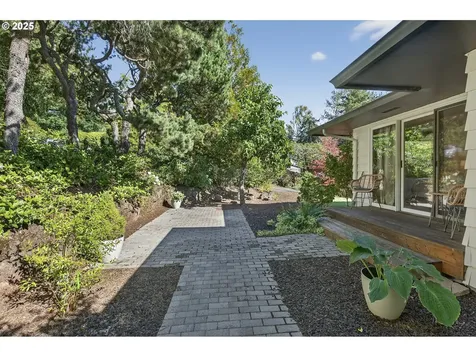 2963 SW Sunset Boulevard Portland OR 97239