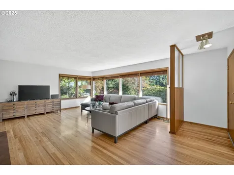 2963 SW Sunset Boulevard Portland OR 97239