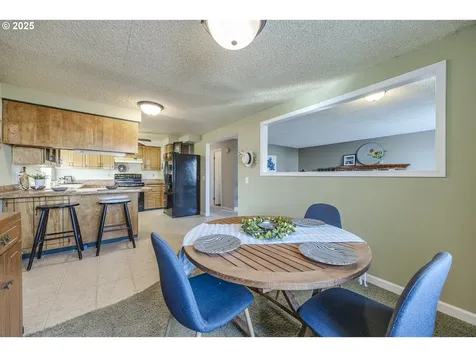 548 16th Street Springfield OR 97477