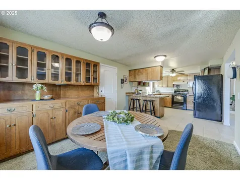548 16th Street Springfield OR 97477