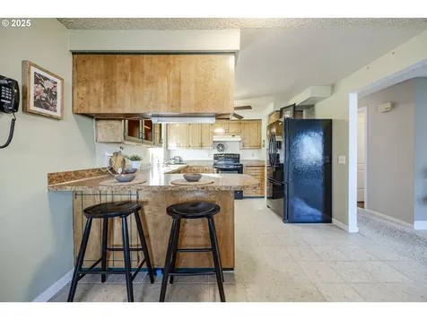 548 16th Street Springfield OR 97477