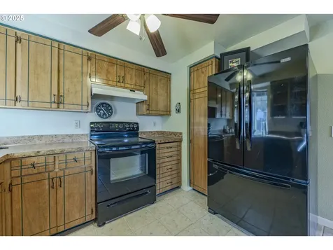 548 16th Street Springfield OR 97477
