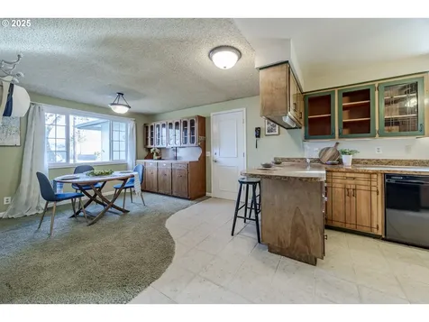 548 16th Street Springfield OR 97477