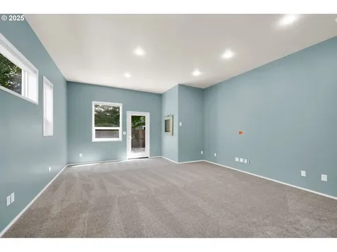 1939 Lakeview Drive Eugene OR 97408