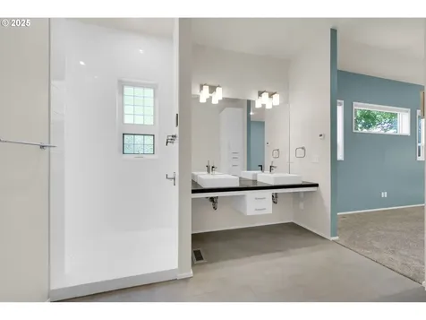 1939 Lakeview Drive Eugene OR 97408