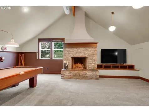 1939 Lakeview Drive Eugene OR 97408