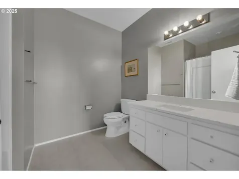 1939 Lakeview Drive Eugene OR 97408
