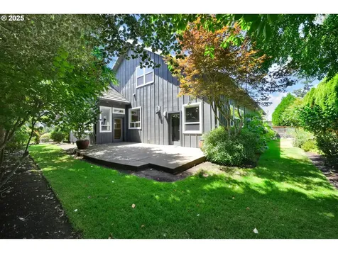 1939 Lakeview Drive Eugene OR 97408