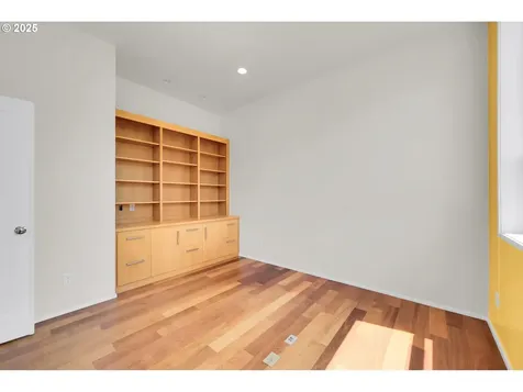 1939 Lakeview Drive Eugene OR 97408