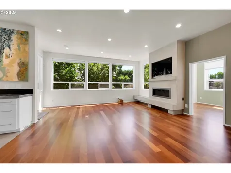 1939 Lakeview Drive Eugene OR 97408