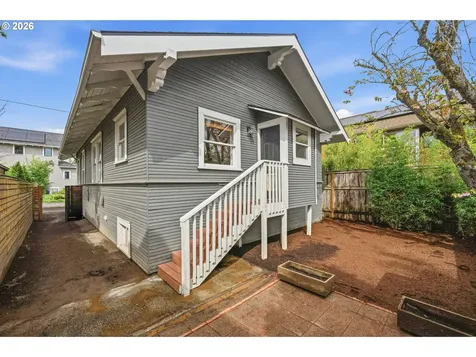 3716 SE Grant Court Portland OR 97214