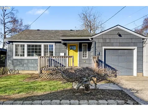 995 985 Garnet Street NE Salem OR 97301