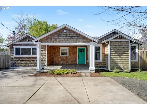 995 985 Garnet Street NE Salem OR 97301
