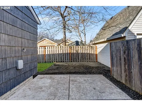 995 985 Garnet Street NE Salem OR 97301