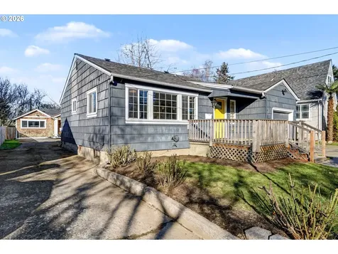 995 985 Garnet Street NE Salem OR 97301