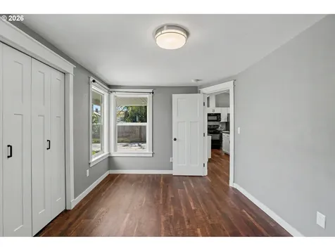 995 985 Garnet Street NE Salem OR 97301