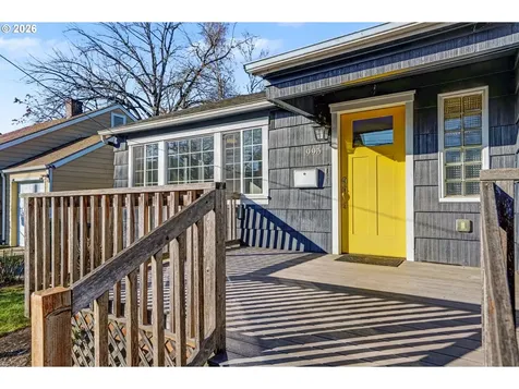 995 985 Garnet Street NE Salem OR 97301