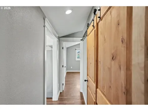 995 985 Garnet Street NE Salem OR 97301