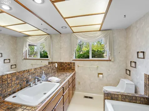 6002 E Evergreen Boulevard Vancouver WA 98661