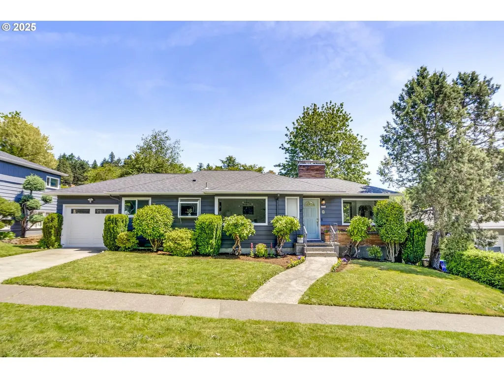 6220 SW 45th Avenue Portland OR 97221