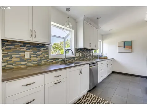 6220 SW 45th Avenue Portland OR 97221