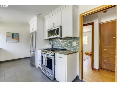6220 SW 45th Avenue Portland OR 97221