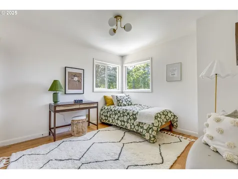 6220 SW 45th Avenue Portland OR 97221