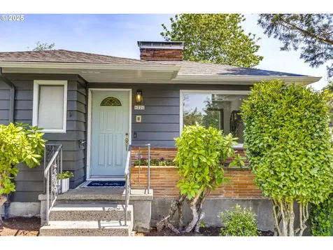 6220 SW 45th Avenue Portland OR 97221