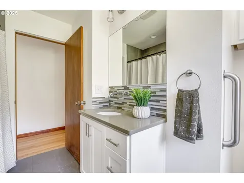 6220 SW 45th Avenue Portland OR 97221