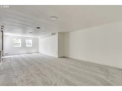 6220 SW 45th Avenue Portland OR 97221