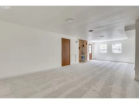 6220 SW 45th Avenue Portland OR 97221