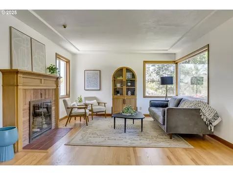 6220 SW 45th Avenue Portland OR 97221