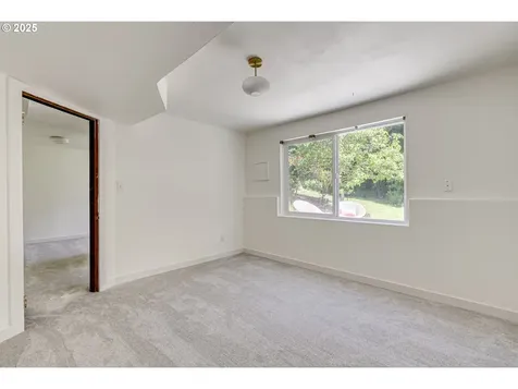 6220 SW 45th Avenue Portland OR 97221