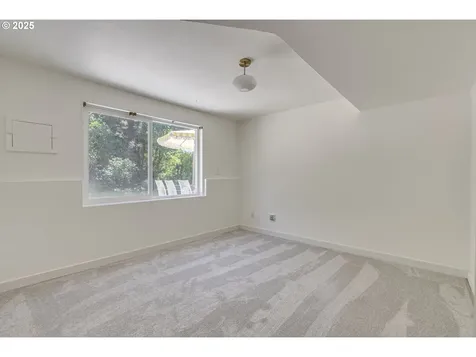 6220 SW 45th Avenue Portland OR 97221