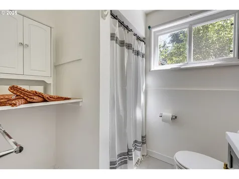 6220 SW 45th Avenue Portland OR 97221