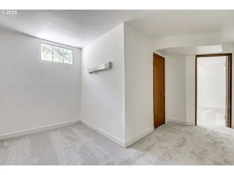 6220 SW 45th Avenue Portland OR 97221