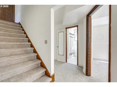 6220 SW 45th Avenue Portland OR 97221