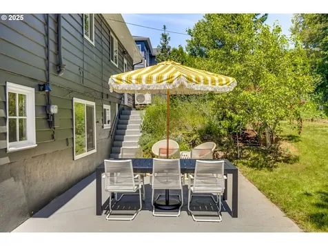 6220 SW 45th Avenue Portland OR 97221