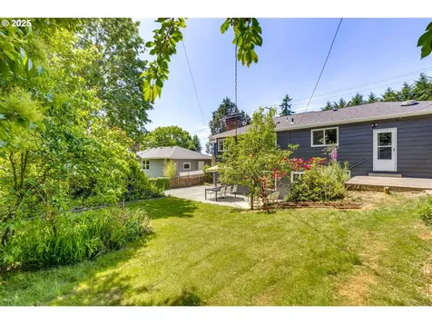 6220 SW 45th Avenue Portland OR 97221
