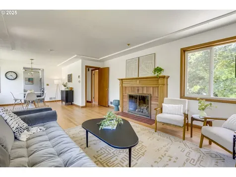 6220 SW 45th Avenue Portland OR 97221