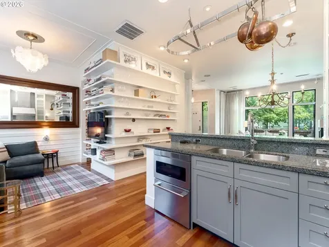 2018 NW 16th Avenue Portland OR 97209