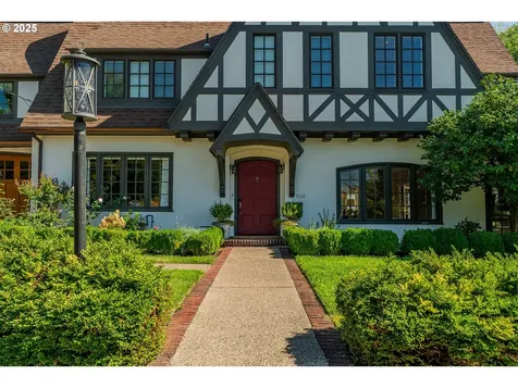 6820 SE 29th Avenue Portland OR 97202