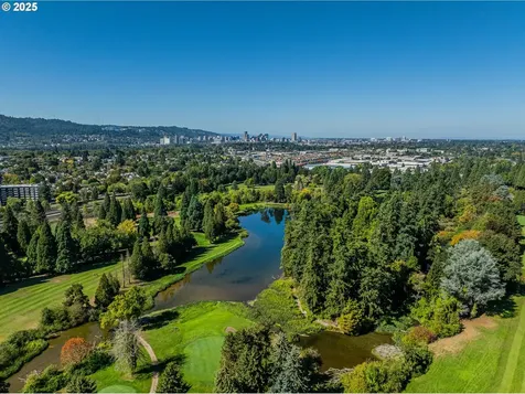 6820 SE 29th Avenue Portland OR 97202