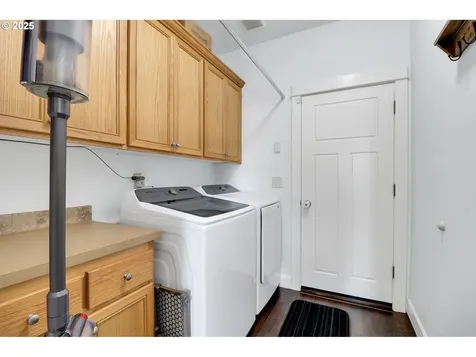 180 SW Quince Street Junction City OR 97448