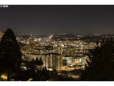 1040 SW Myrtle Drive Portland OR 97201