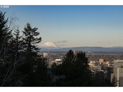 1040 SW Myrtle Drive Portland OR 97201