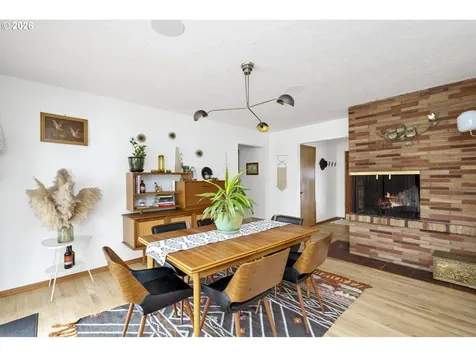 11710 NE Fargo Court Portland OR 97220